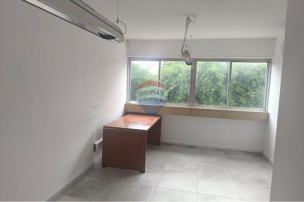 55 sqm Office/Shop in Mesa Geitonia, Limassol - Вид 2