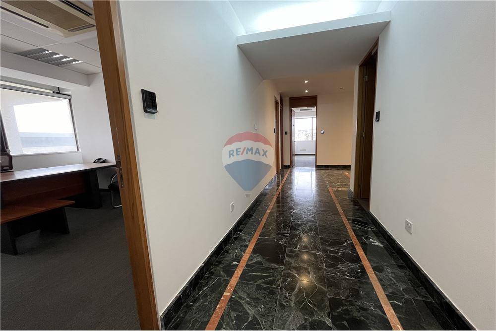 Whole Floor Office of 297 sqm in City Center - Ansicht 5