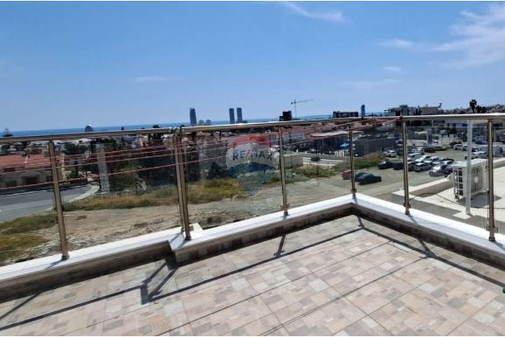 6 bedroom House at Agios Athanasios - Bild 4