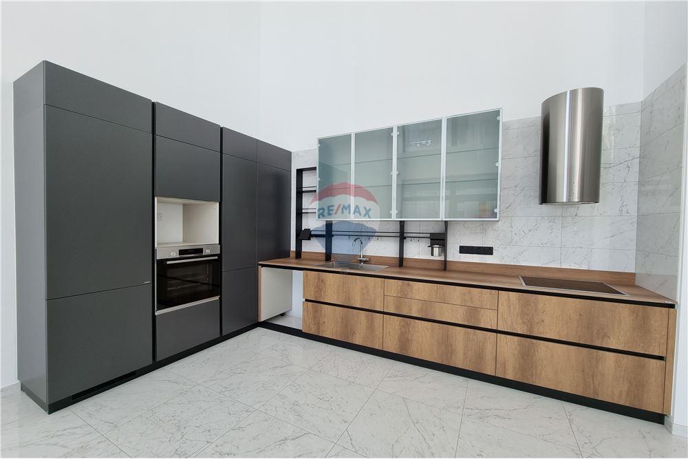 A stunning duplex high-rise penthouse - Vista 3
