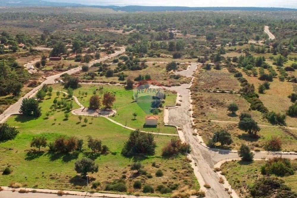 1,160 sqm Plot in Souni-Zanakia, Limassol - Widok 2