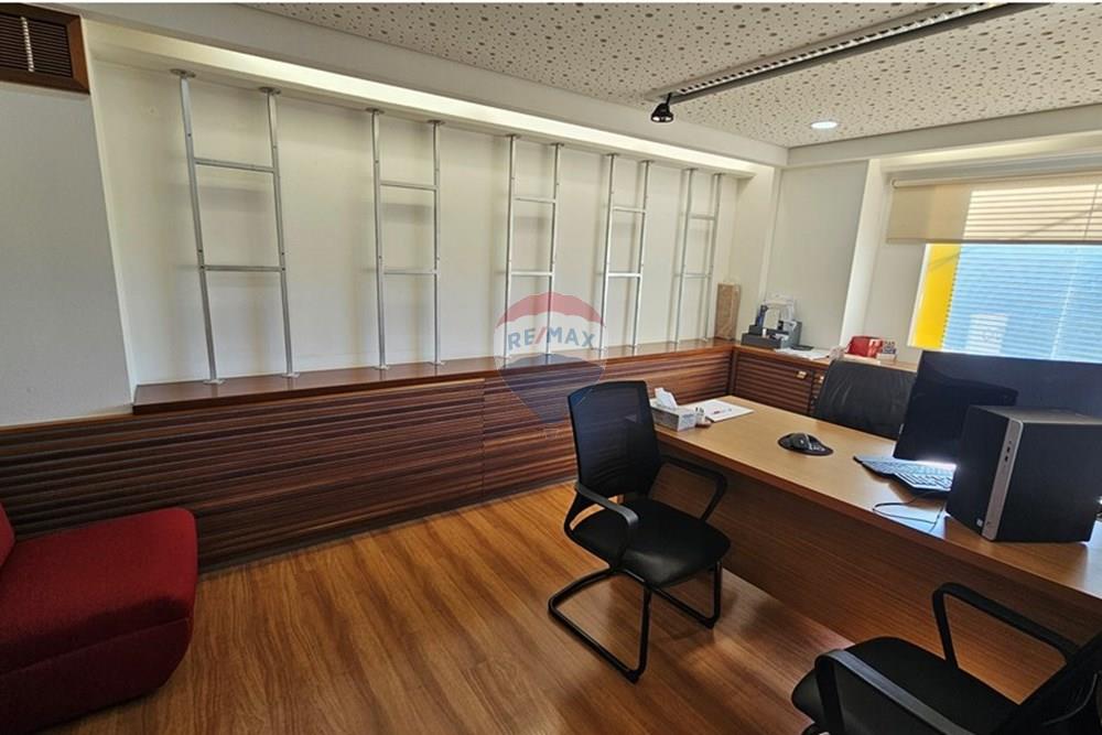 Γραφείο 700 μ² προς ενοικίαση στην τοποθεσία Polemidia - Apostolos Varnavas, Limassol
