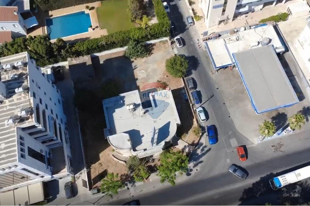 Plot of land 1032 m² for sale in Larnaka - Agios Nikolaos, Larnaca