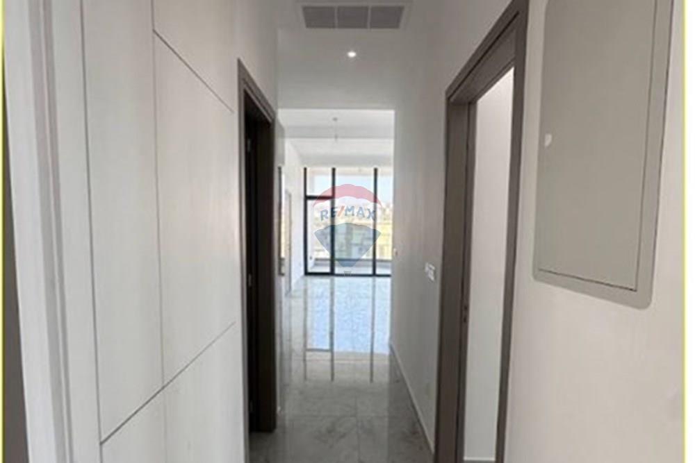 3-Bedroom Penthouse in Neapoli, Limassol - Mehr