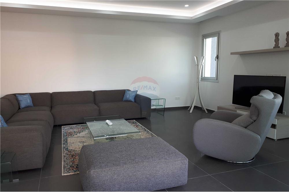 3 Bed Furnished Whole Floor Apartment near the Sea - Widok 2