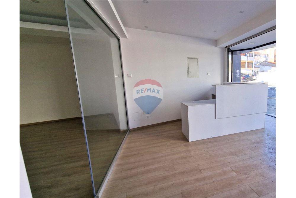 Commercial Building of 141 sqm in Katholiki - Vista 4