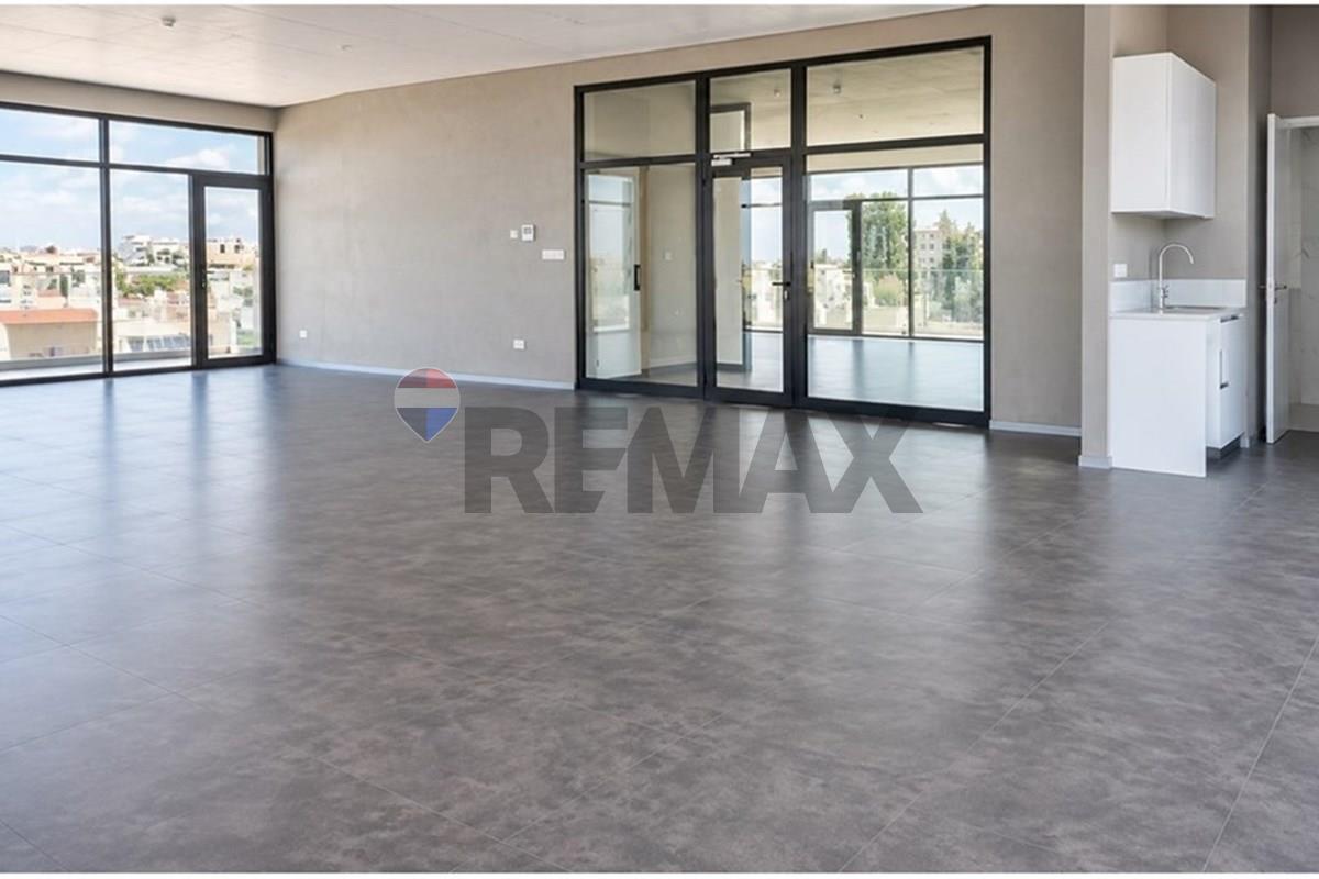 170sqm Modern Office in Spyrou Kyprianou Avenue - Ansicht 2