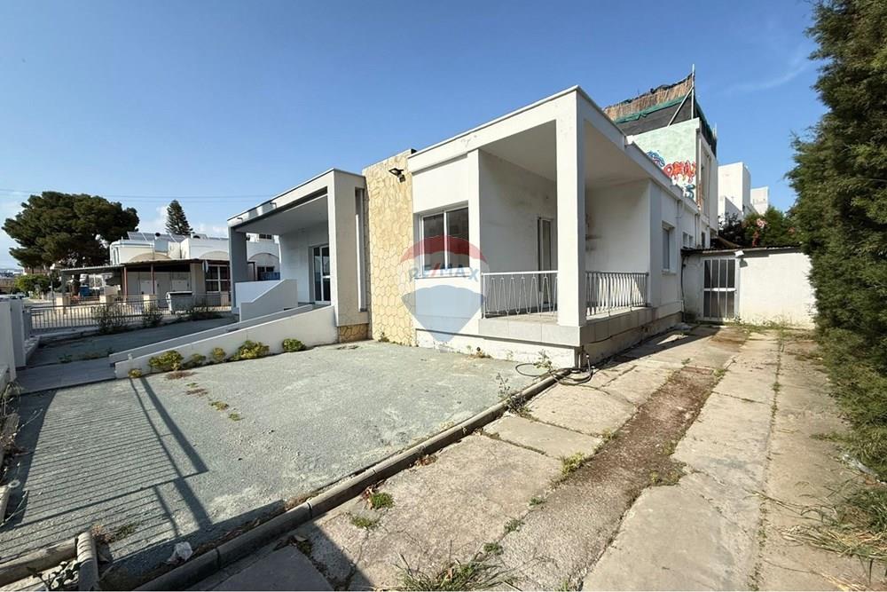 250sqm Office in Petrou & Pavlou - Ansicht 2