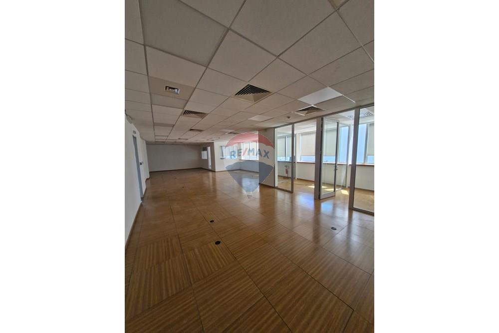 Office 460 m² for rent in Limassol - Agia Triada, Limassol