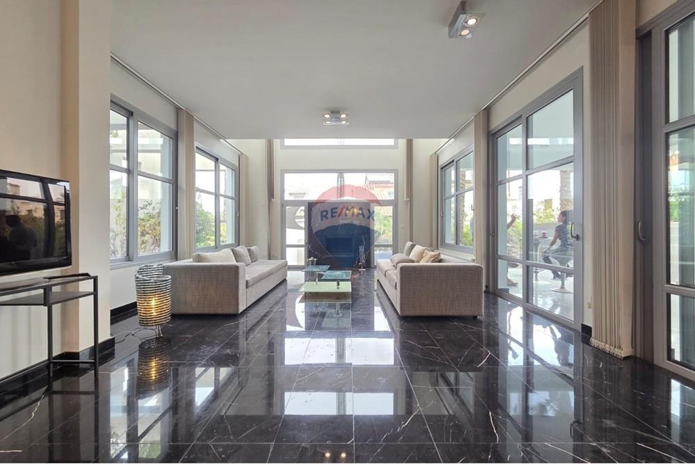 Luxury Villa 5+1 Bedroom in Lakatamia - Widok 6