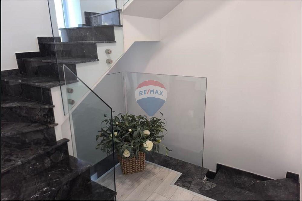 Residential - House - Germasoyia, Limassol - CY - ladder.jpeg - 480031146-365