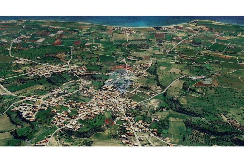 Exclusive 1,085 sqm Residential Plot in Mazotos - Ansicht 3