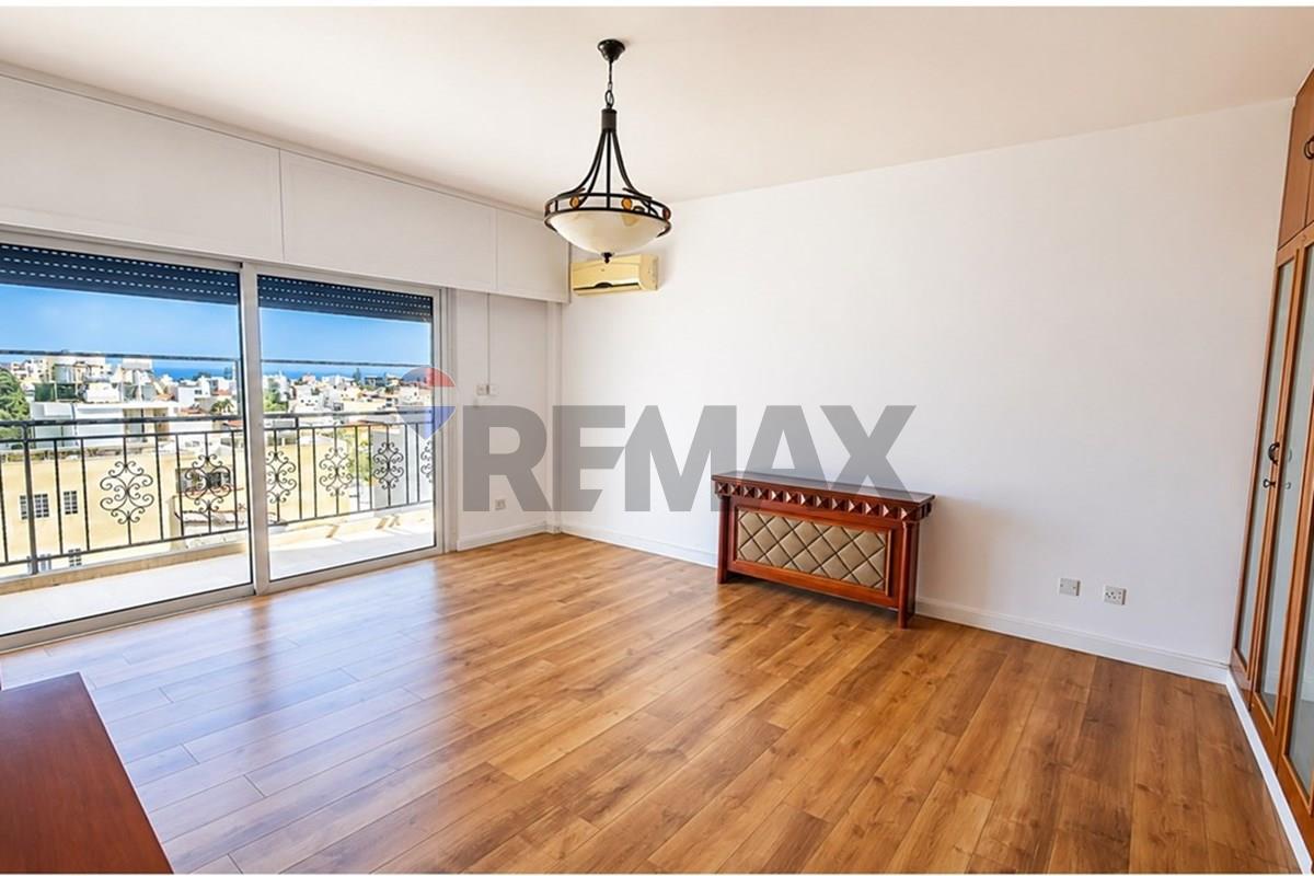 Office 250 m² for sale in Limassol - Katholiki, Limassol