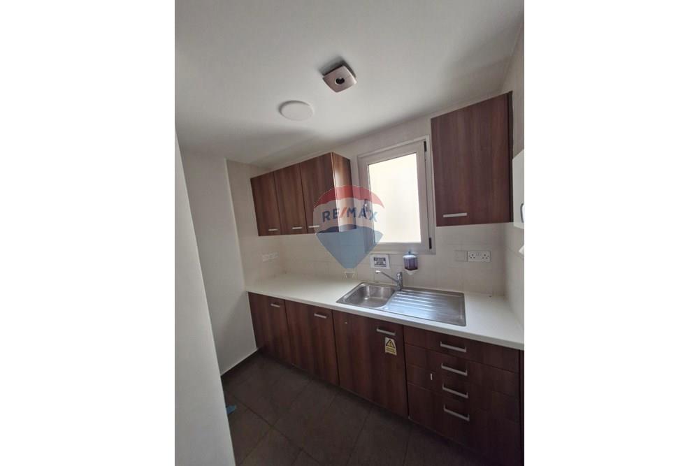 Office 460 m² for rent in Limassol - Agia Triada, Limassol