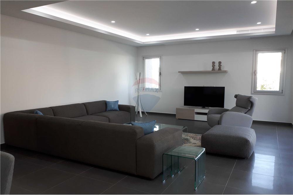 3 Bed Furnished Whole Floor Apartment near the Sea - Widok 4