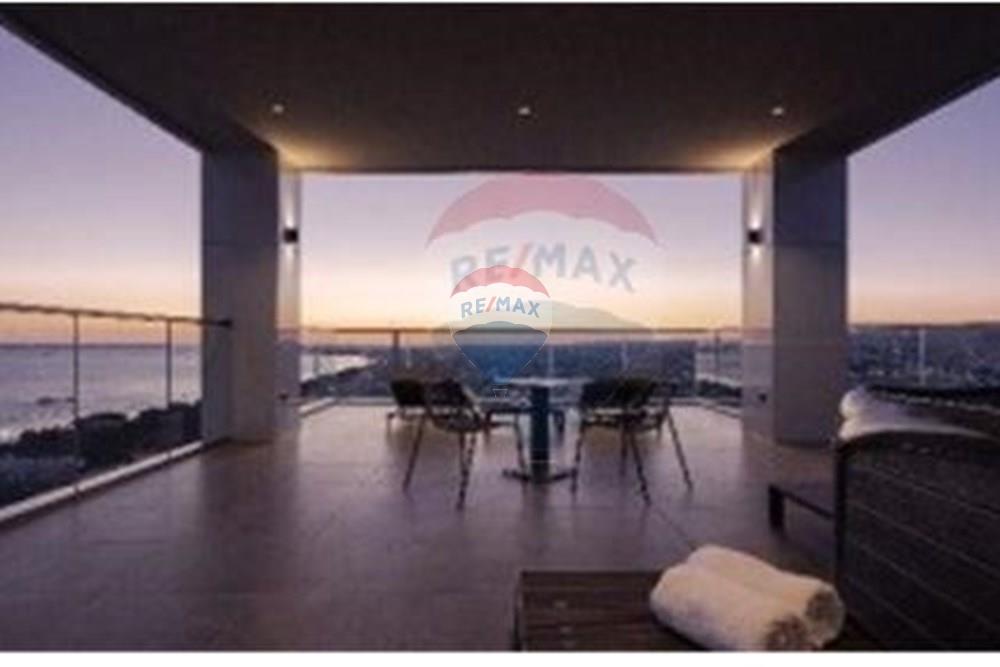 Sea view 3-bedroom apartment with roof garden - Widok 3