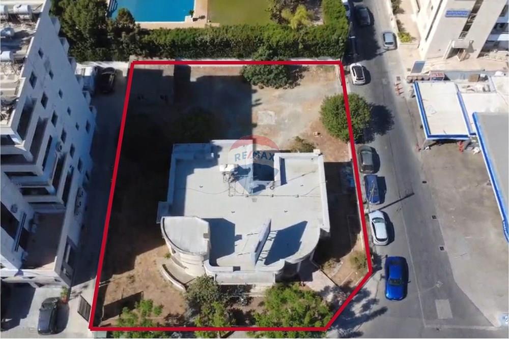 Plot of land 1032 m² for sale in Larnaka - Agios Nikolaos, Larnaca