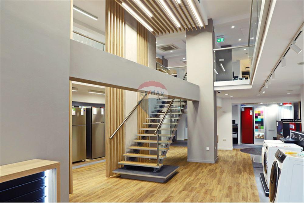 Trading area 99 m² for sale in Larnaka - Finikoudes, Larnaca