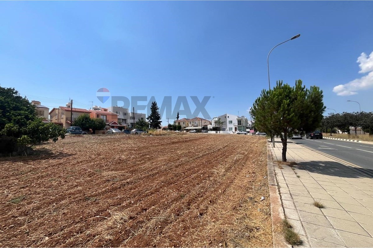 Plot of land for sale 1780 m² in Lakatameia - Agia Paraskevi, Nicosia
