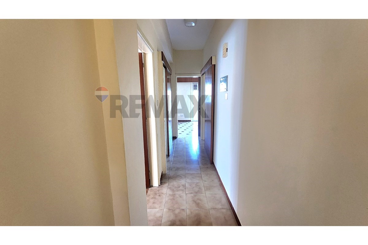 3-Bedroom Apartment in Petrou & Pavlou - Widok 2