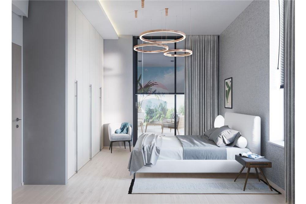 Modern 2 Bed Penthouse Walking Distance to the Sea - Mehr