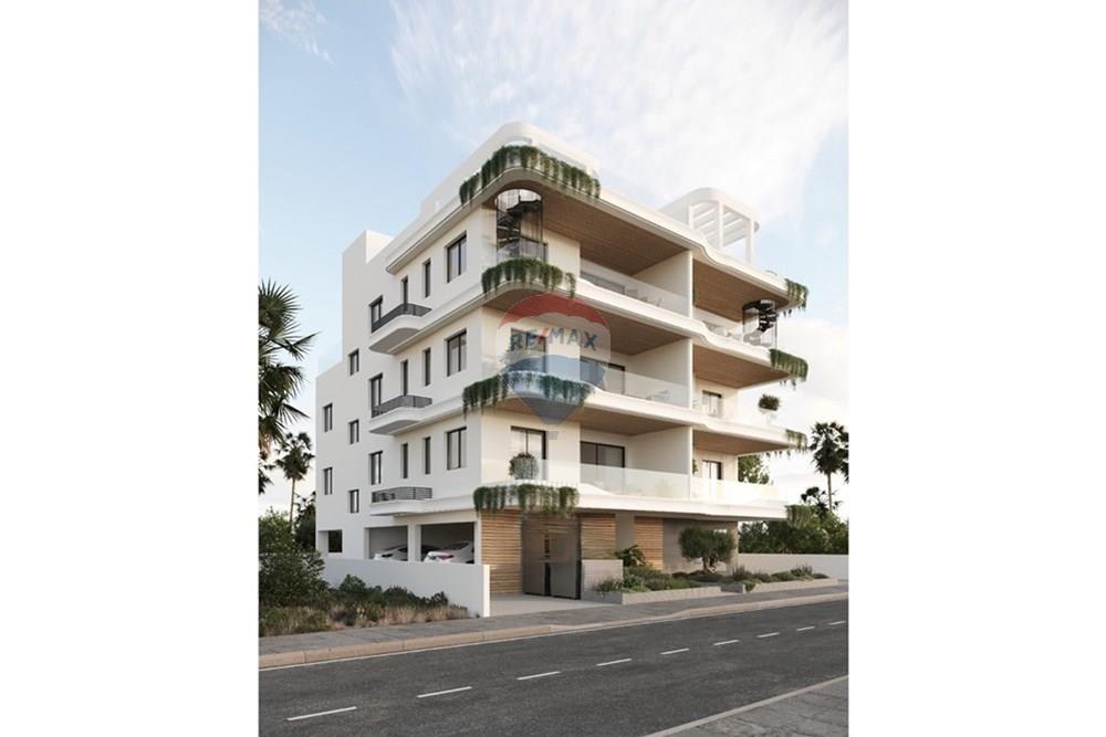 Modern Apartment with Roof Garden & Infinity Pool - Aanzicht 2
