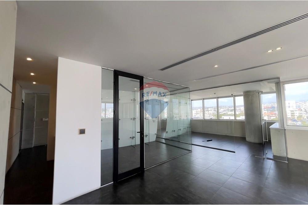 196 m² Modern Office near the Highway - Widok 4