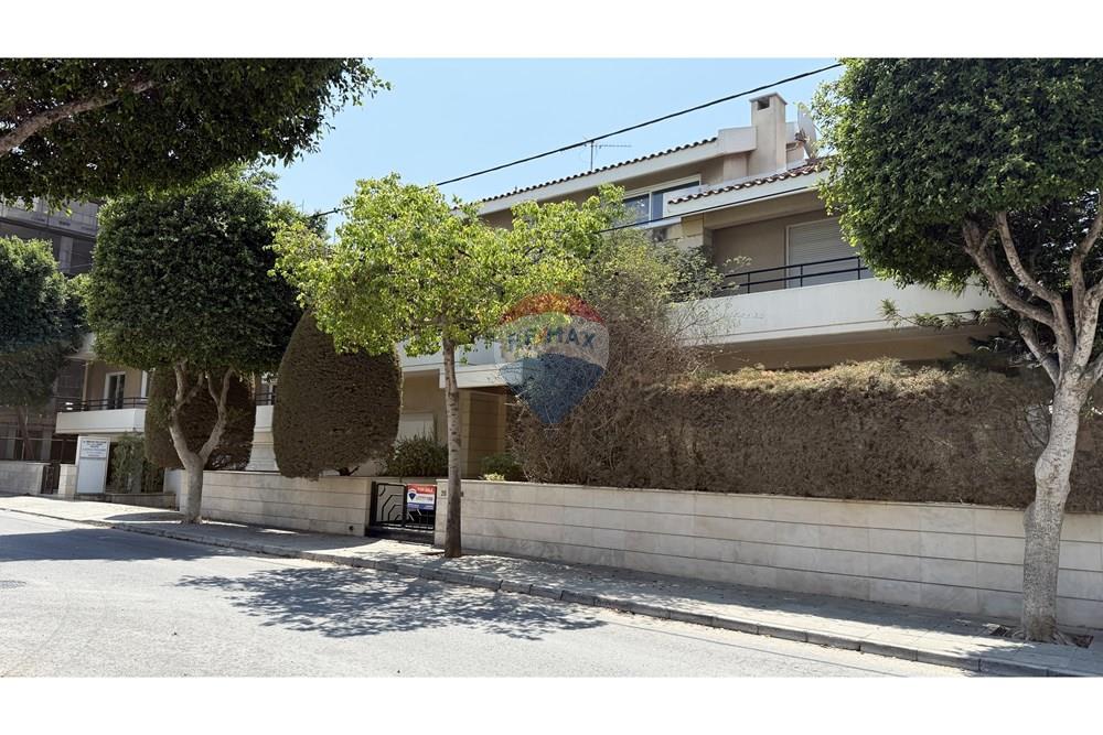 560 m² Mixed Use Property on 671 m² plot - Aanzicht 2