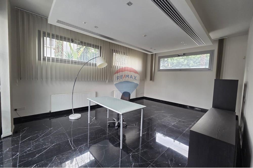 Luxury Villa 5+1 Bedroom in Lakatamia - Widok 5