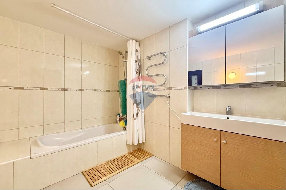 338 sqm Triplex Penthouse with Rooftop in Larnaca - Widok 3