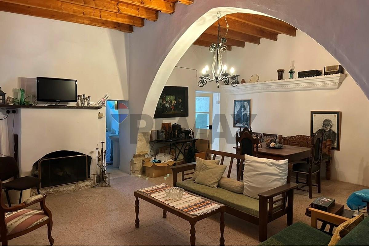 Residential properties for sale 280 m² in Choulou, Paphos