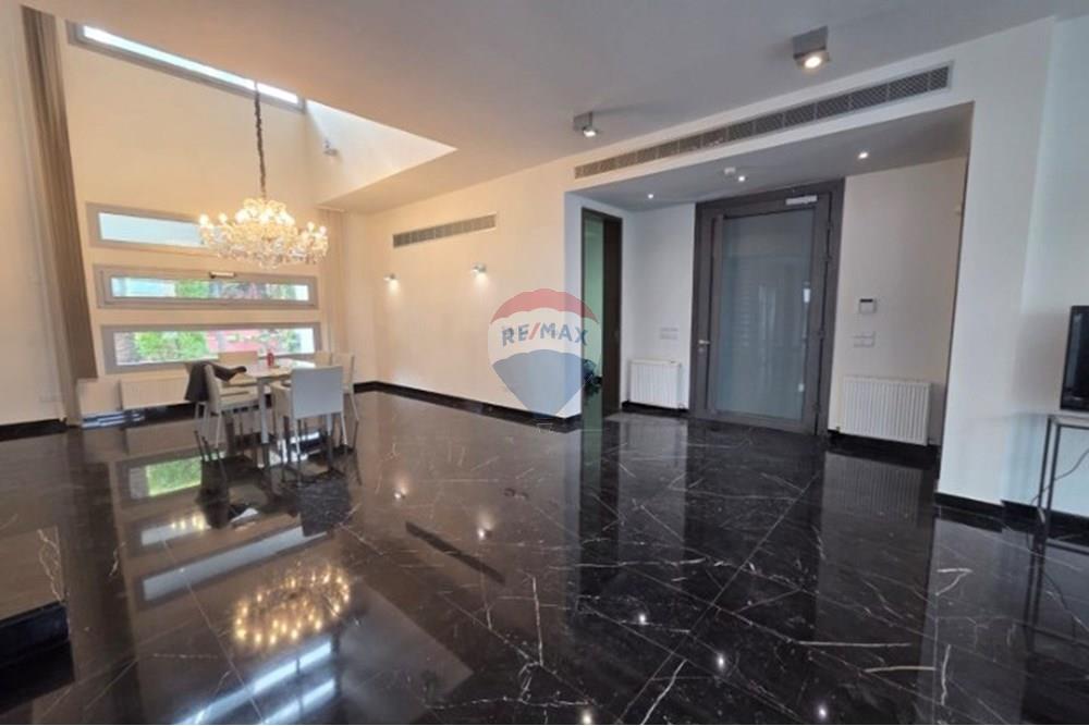 Luxury Villa 5+1 Bedroom in Lakatamia - Widok 3