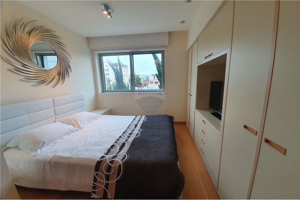 Seafront 2 Bedroom Apartment at Olympic Resid - Widok 6
