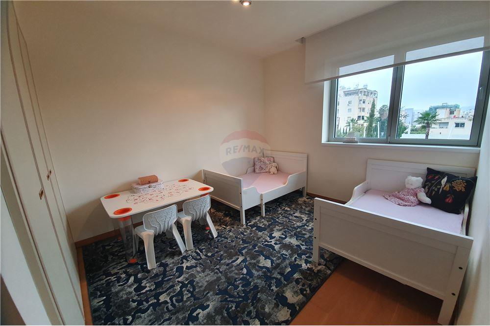 Seafront 2 Bedroom Apartment at Olympic Resid - Widok 5