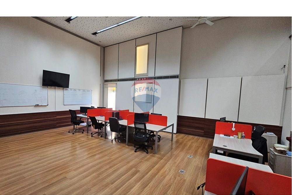 Γραφείο 700 μ² προς ενοικίαση στην τοποθεσία Polemidia - Apostolos Varnavas, Limassol