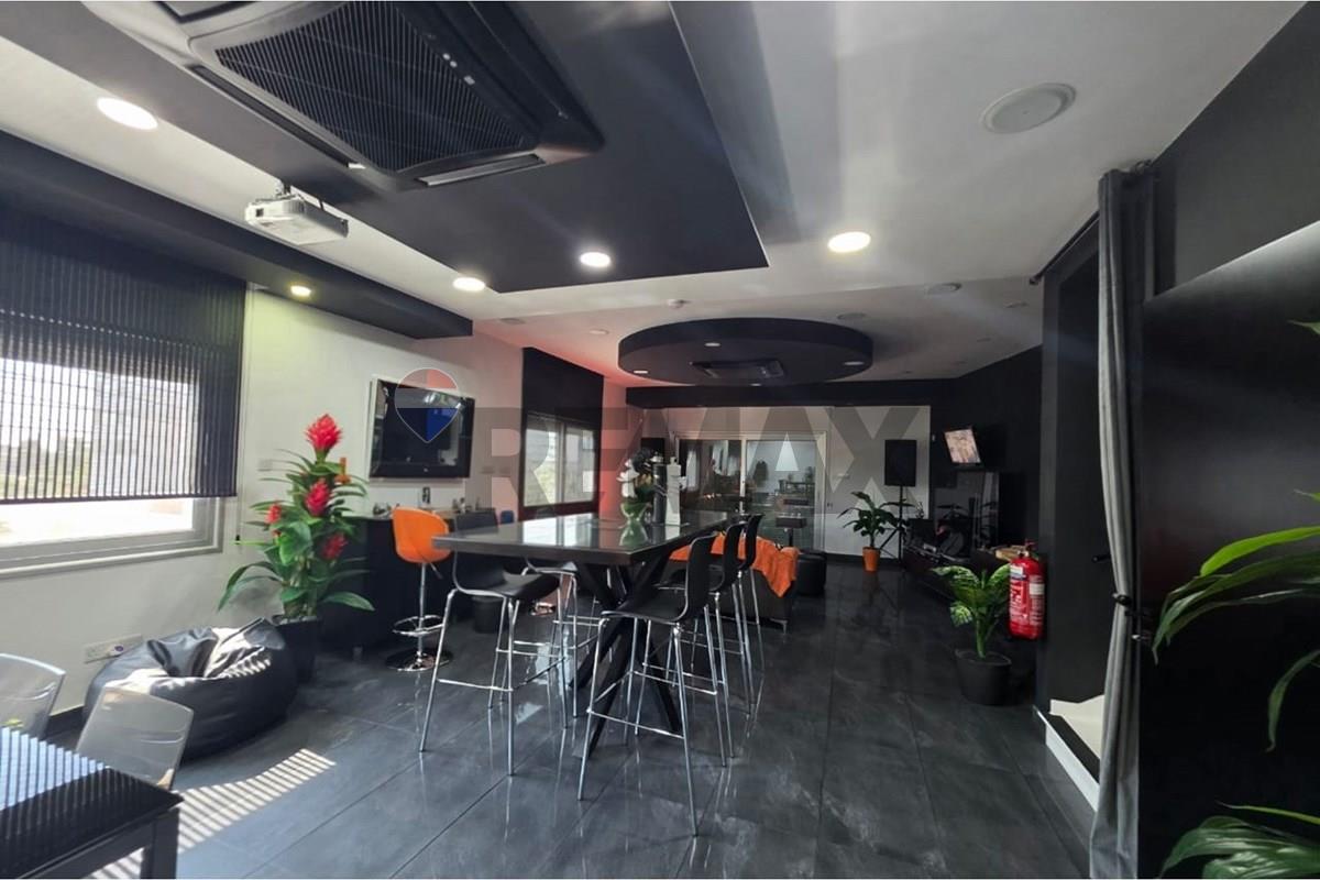 2 Bedroom Duplex Upper Level House in Panthea - Bild 4