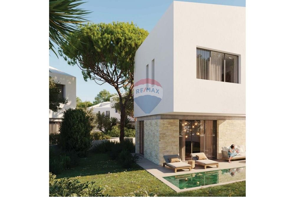 5-Bedroom Luxury Villa with Private Pool, Oroklini - Vista 3
