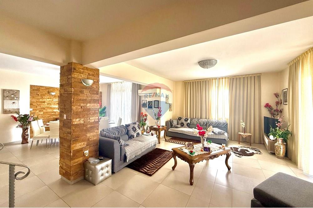 338 sqm Triplex Penthouse with Rooftop in Larnaca - Widok 2