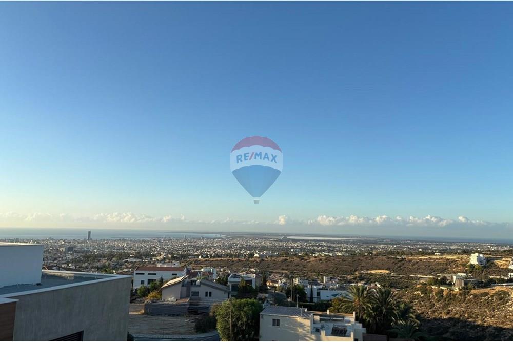 Two-Bedroom Penthouse in Agia Fylaxi – pohled 2