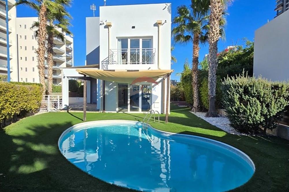 6-Bedroom Villa in Agios Tychonas - Ansicht 2