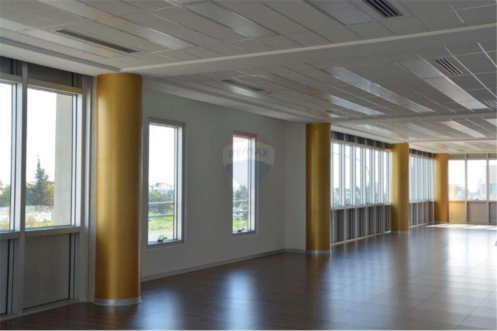 Luxury Office of 230 m² for Rent in Ag. Athanasios - Vista 4