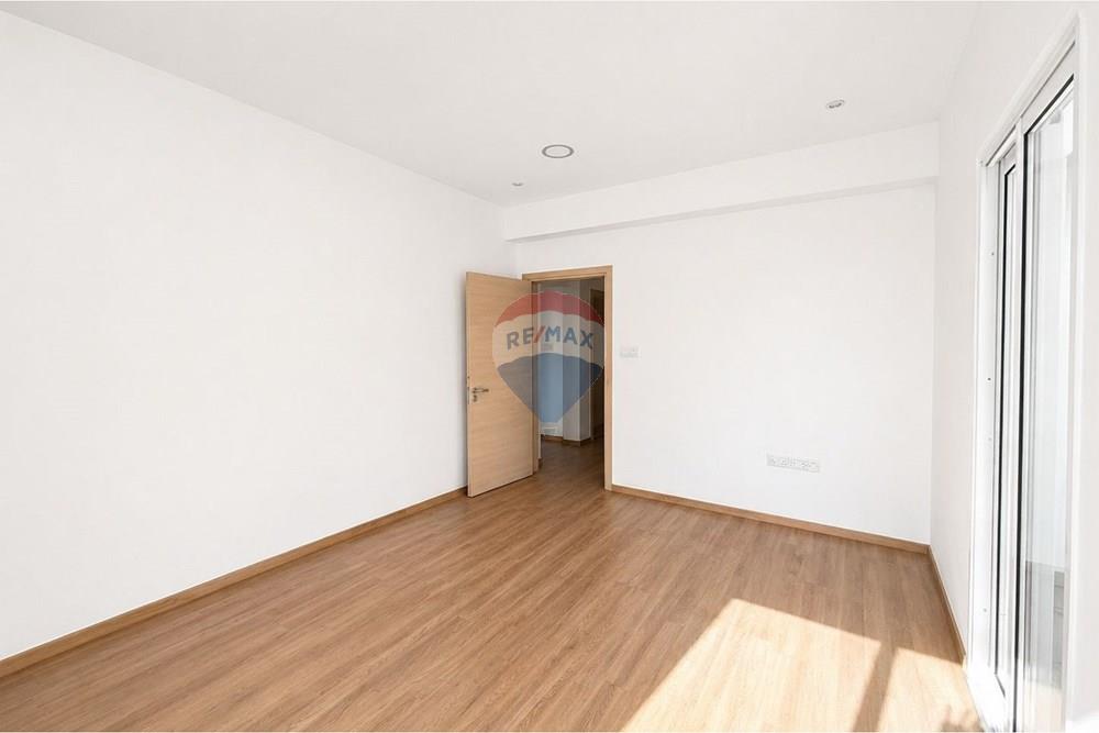 250sqm Office in Petrou & Pavlou - Ansicht 6