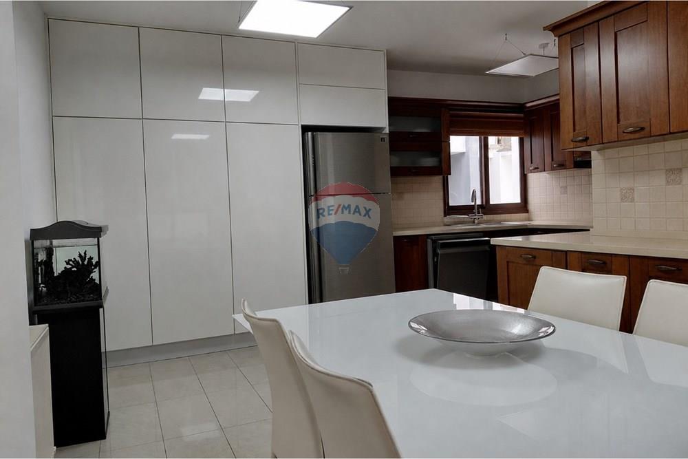 EXCLUSIVE 5 BEDROOM HOUSE, OROKLINI - Ansicht 6