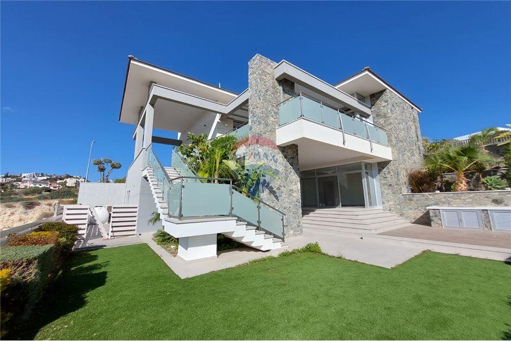 3-Bedroom House in Agia Fyla - Aanzicht 5