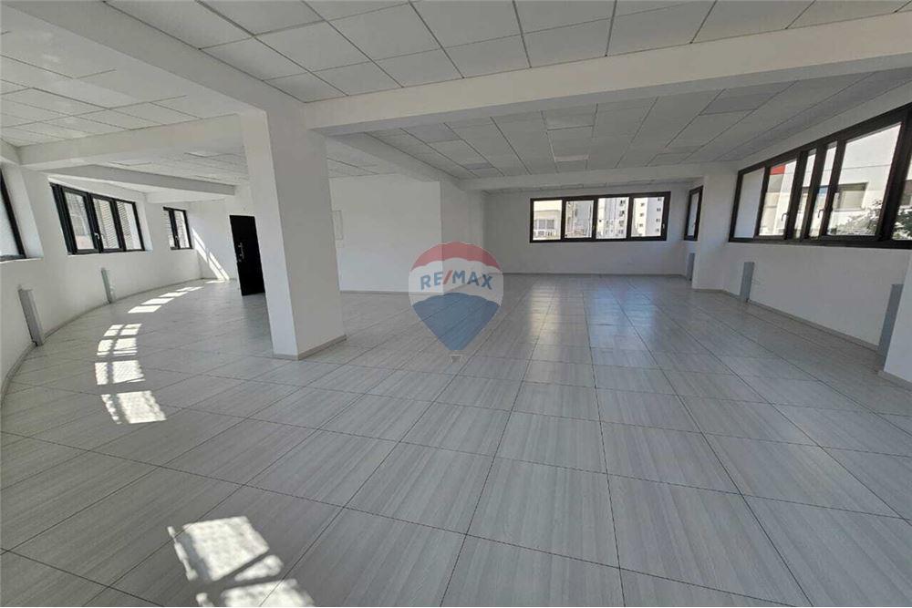 Office Building with Rental Income in St Nicholas - Widok 2
