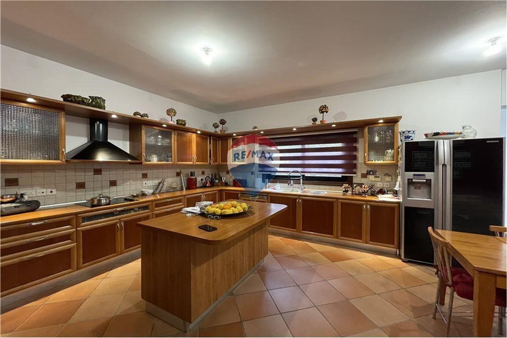 4-Bedroom House in Agios Athanasios - Więcej