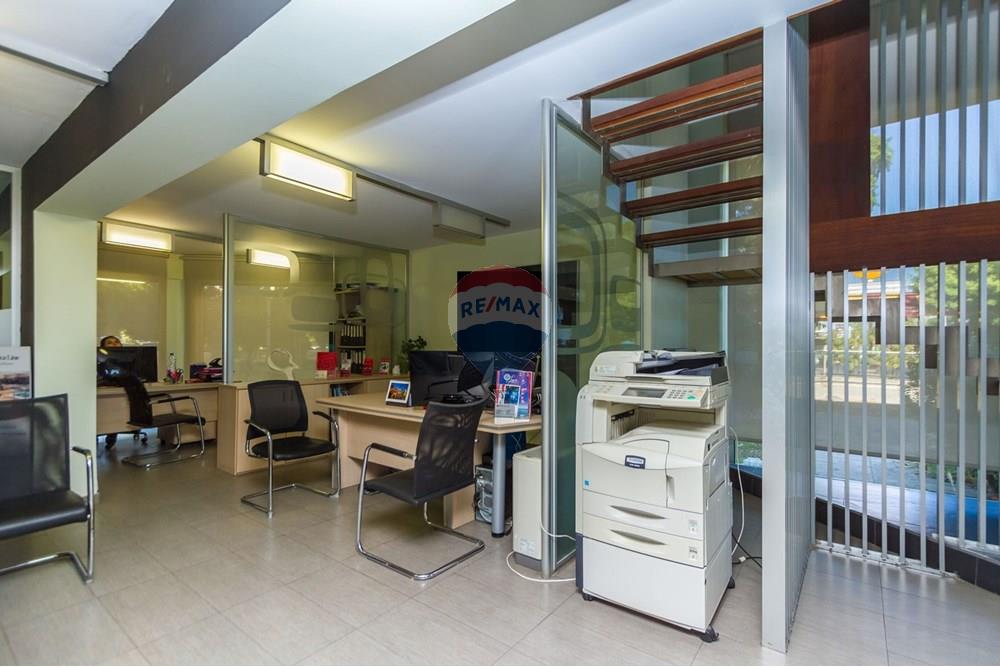 Seafront Office of 171 sqm in Neapolis city centre - Widok 4