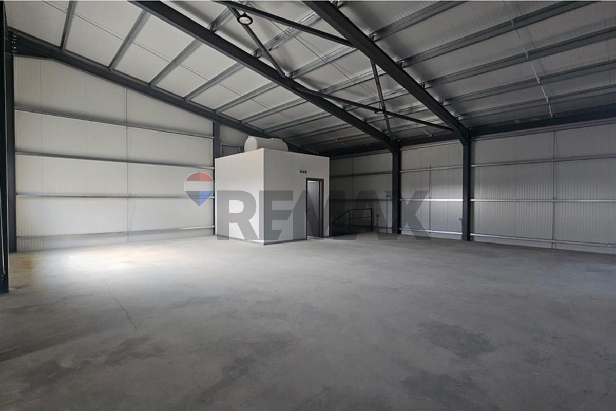 Склад 782 м² в аренду в Alampra, Nicosia
