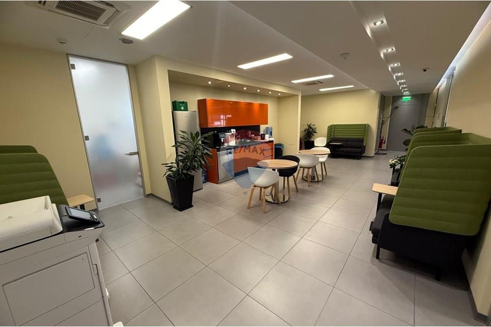Office 1100 m² for rent in Agios Stylianos, Limassol