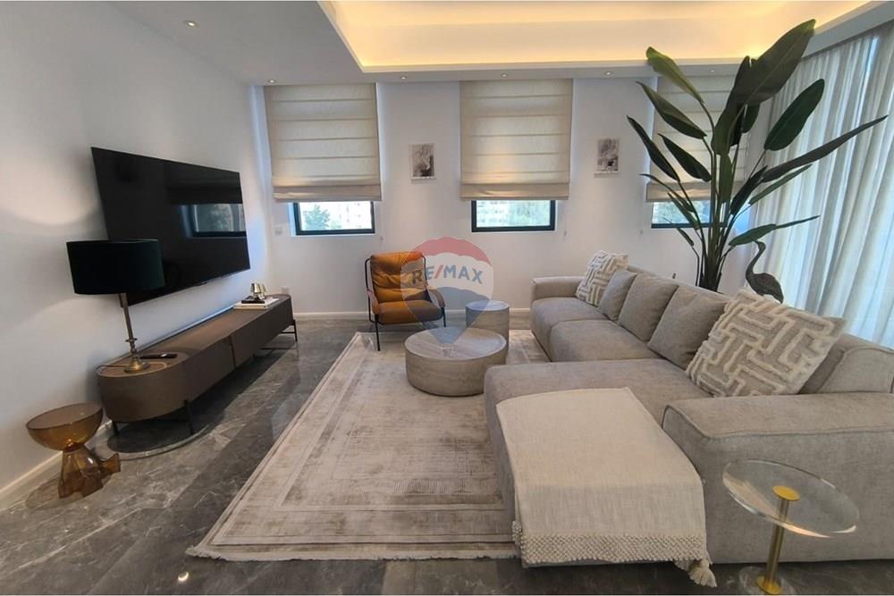 Residential - Condo/Apartment - Limassol City Center, Limassol - CY - liv2.jpeg - 480031146-372